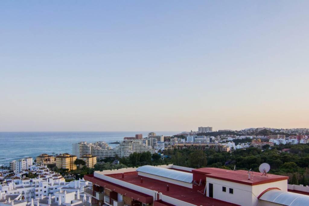 Benalmadena Estudio Jjupiter 250 M Del Mar Con Vistas Al Mar Piscinas Exterior photo