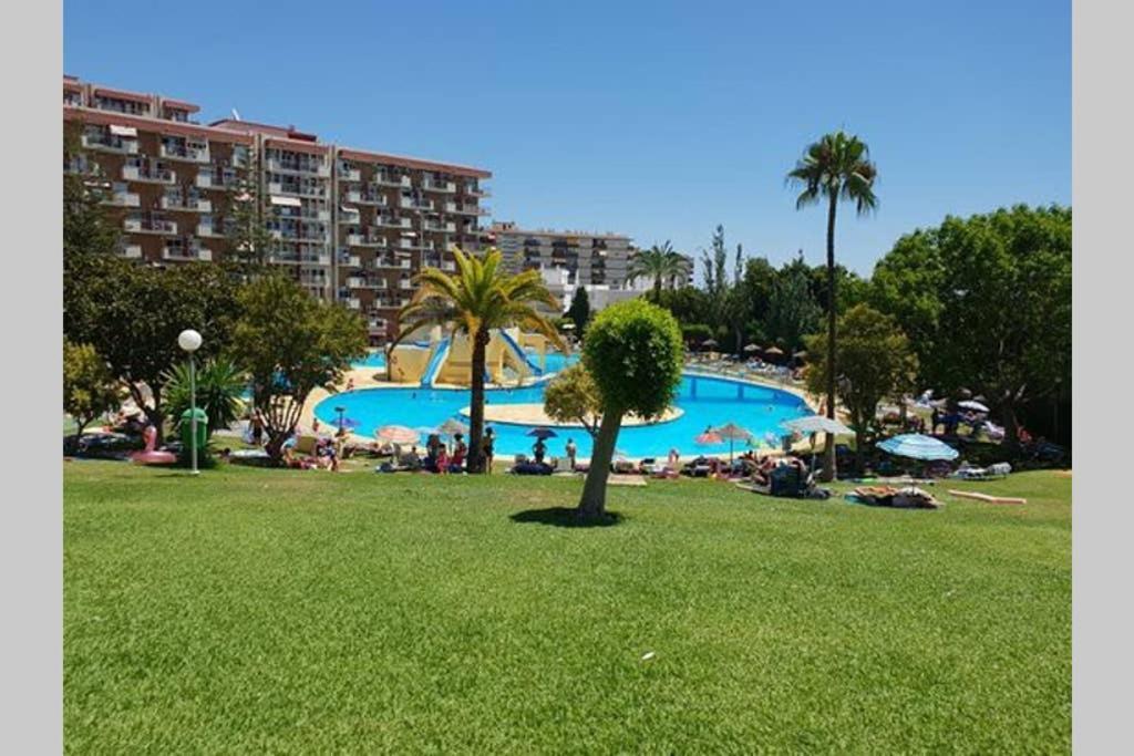 Benalmadena Estudio Jjupiter 250 M Del Mar Con Vistas Al Mar Piscinas Exterior photo